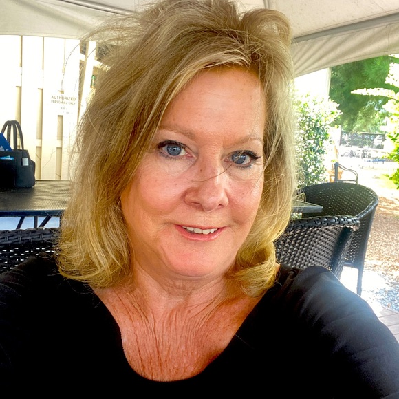 Meet your Posher, Evie - Picture 2 of 2